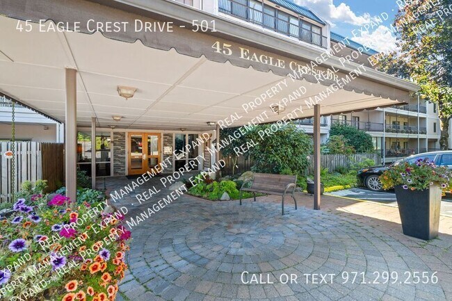 Building Photo - 45 Eagle Crest Dr