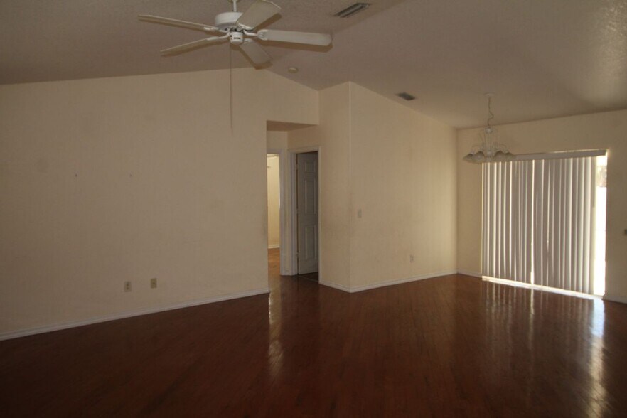 Building Photo - 4765 Cornsilk Terrace