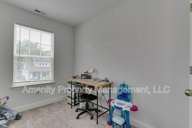 Building Photo - 614 Rolfe St