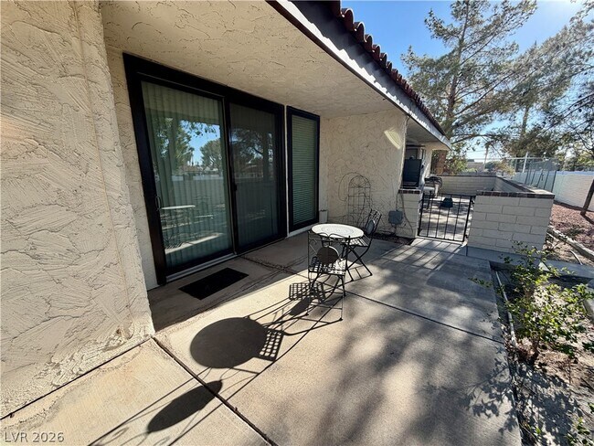 Building Photo - 3073 Conquista Ct