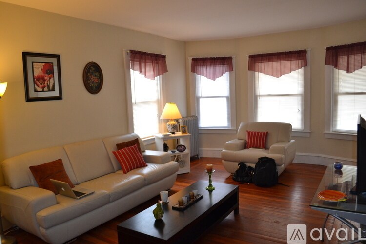 Building Photo - 80 Pawtuxet Ave