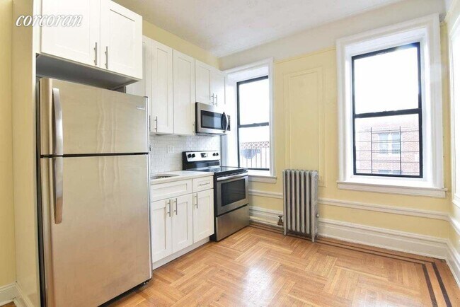 Building Photo - 39 E 21st St