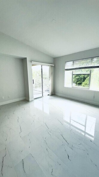 Building Photo - 1825 Palm Cove Blvd