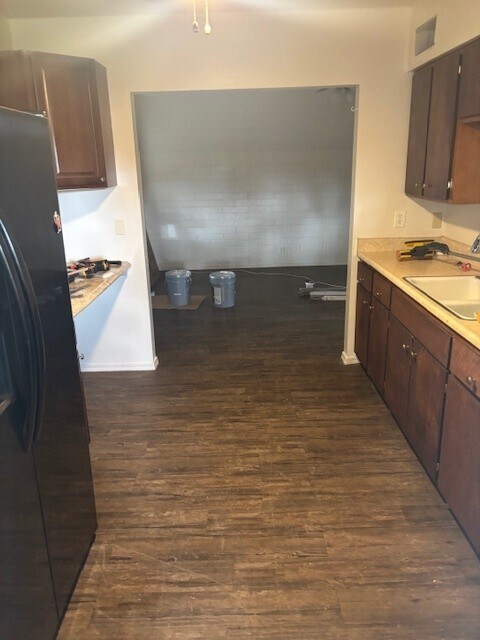 Building Photo - 1149 N April Cir