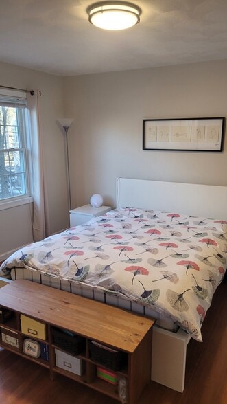 Building Photo - 555 Main St