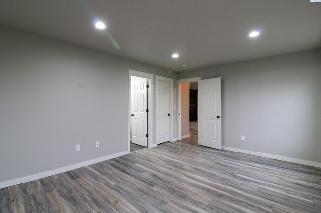 Building Photo - 3 Bed/2 Bath House in Benton City