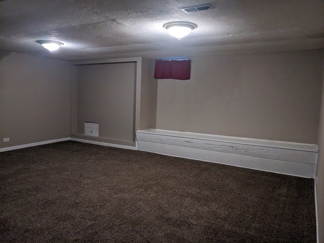 Building Photo - 1211 Stratford Ave