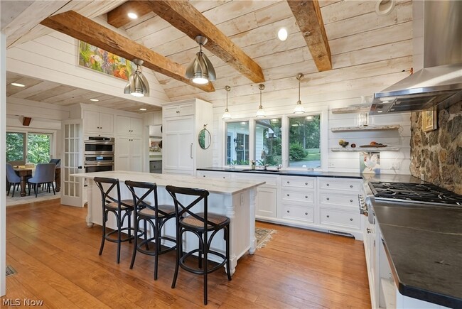Building Photo - 7910 Larkspur Ln