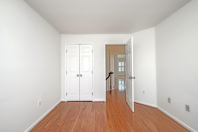 Building Photo - 2143 Wolftrap Ct