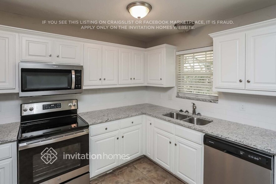 Building Photo - 2311 Statler Dr