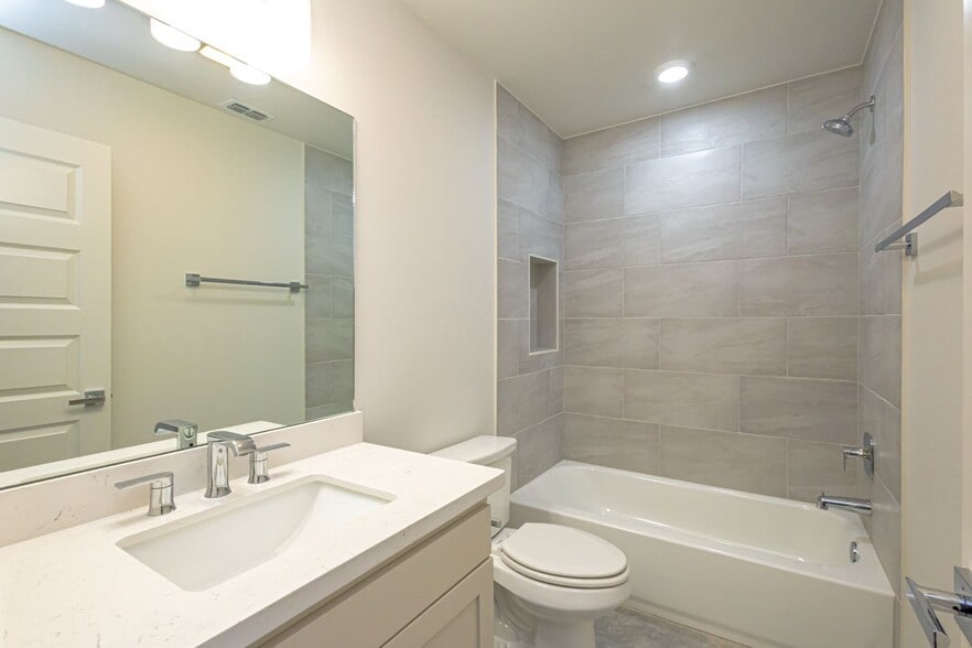 Building Photo - 5902 US-59