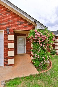 Building Photo - Great 3 bedroom 2 bath home in Wylie district.