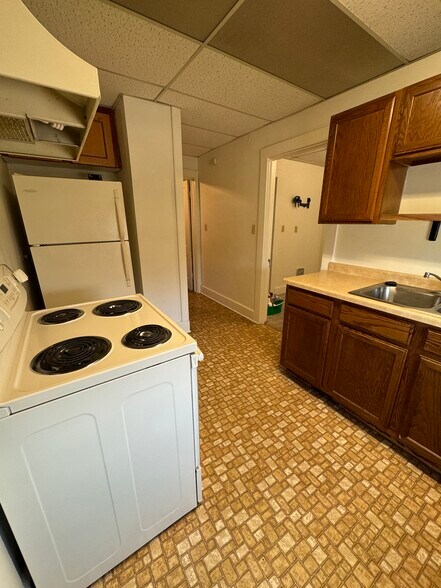 Kitchen - 103 8th St E