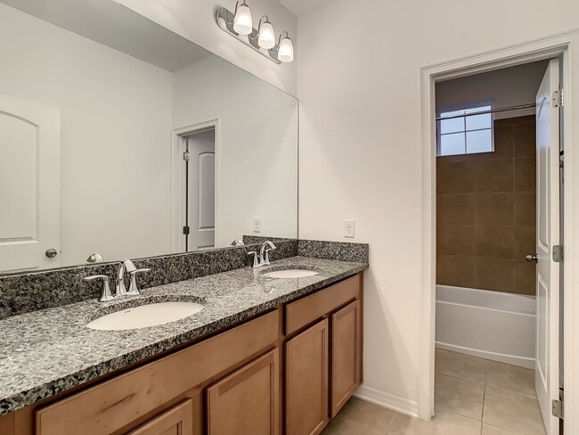 Building Photo - 5 Bedroom at Windstone at Heart of Winderm...