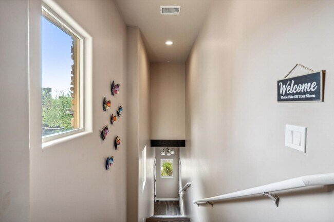 Building Photo - 3 bedroom 2 Bathroom Rancho Verde Del Rio ...