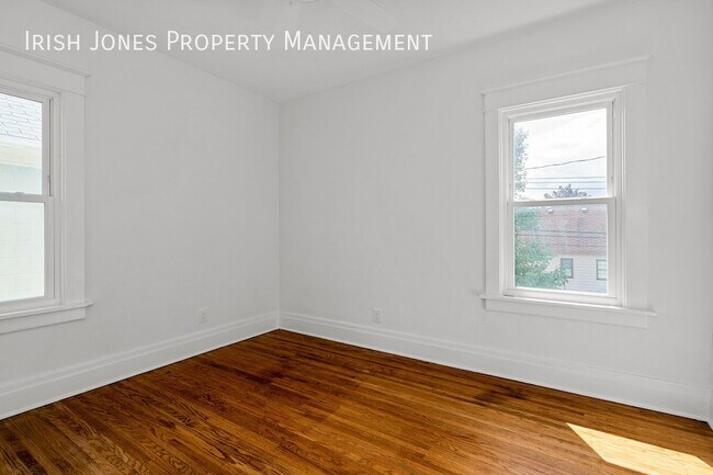 Building Photo - 33 Harding Rd