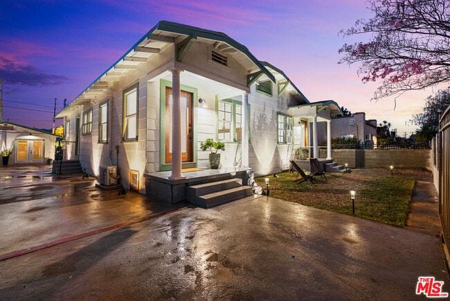 Building Photo - 614 Romulo St