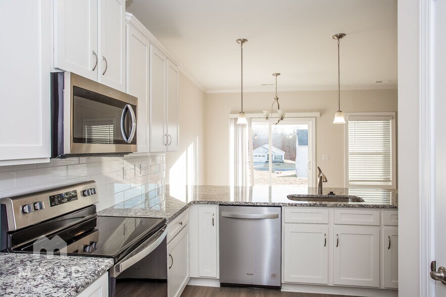 Building Photo - 207 Susannah St