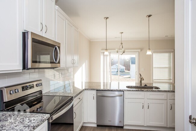 Building Photo - 207 Susannah St