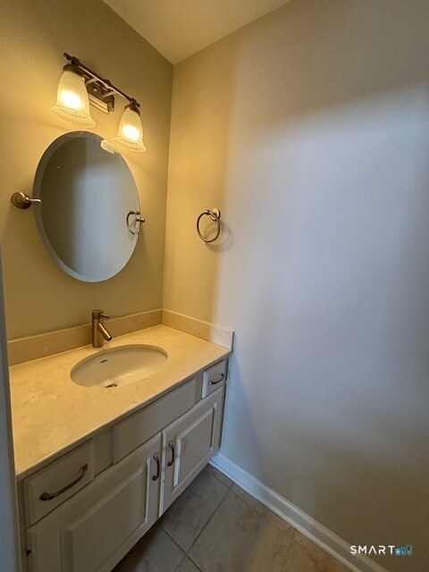 Building Photo - 12 Boulevard Dr