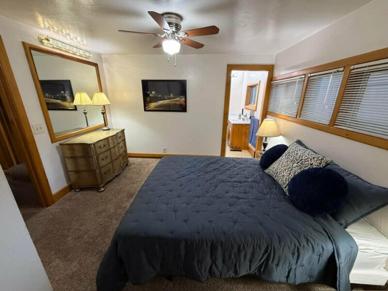 Building Photo - 528 W Columbia St