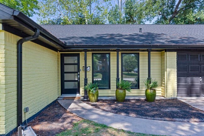 Building Photo - 2015 Ganyard Dr