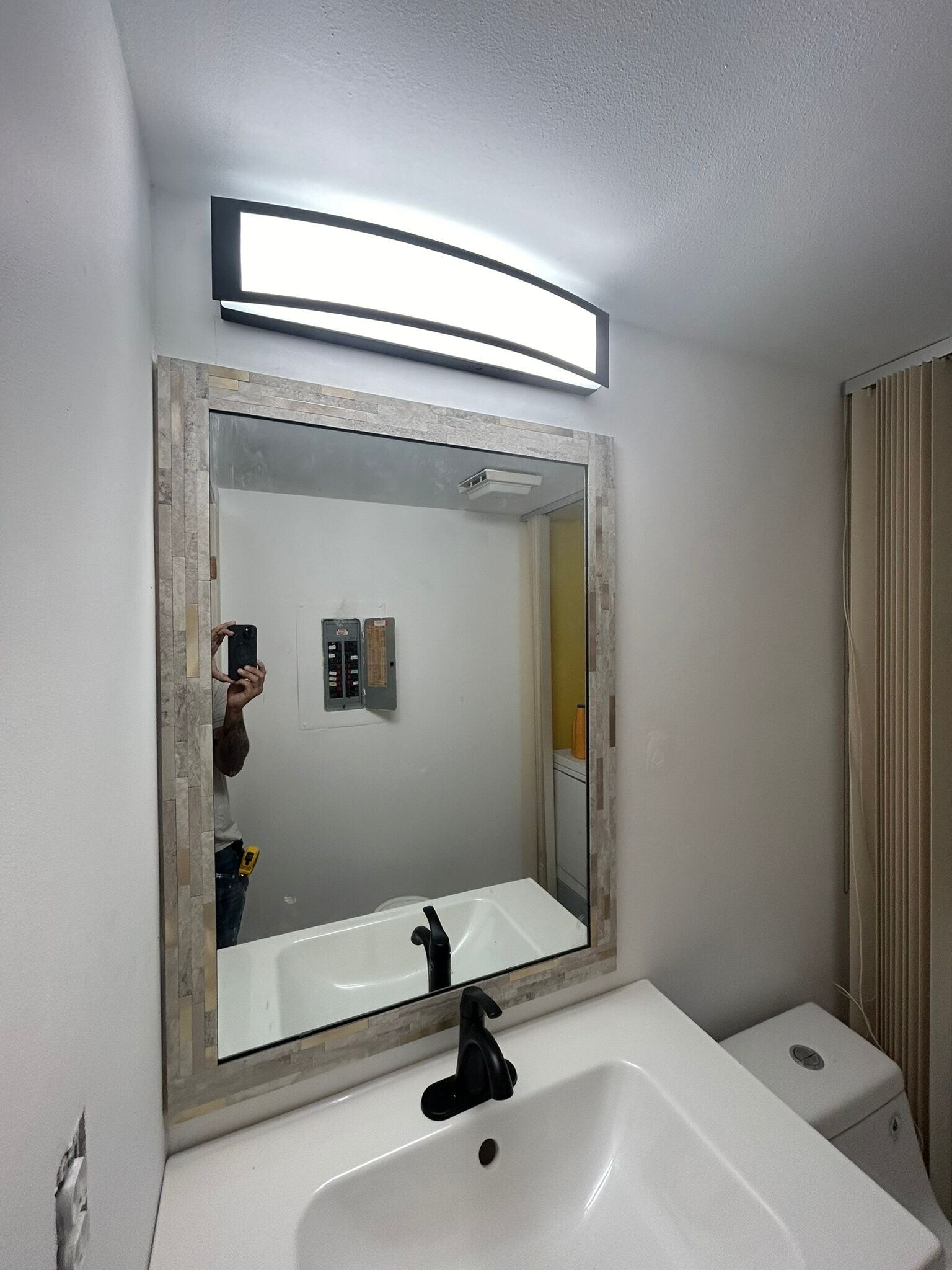 Building Photo - 570 N Tropic Ln