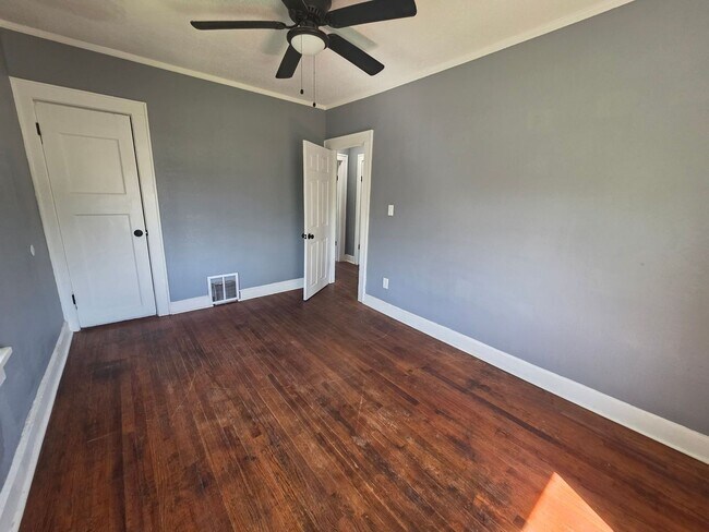 Building Photo - Charming 4 Bedroom, 2 Bath Home with Character & Space