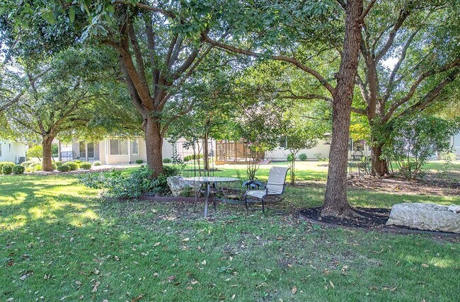 Building Photo - 129 Dewberry Dr