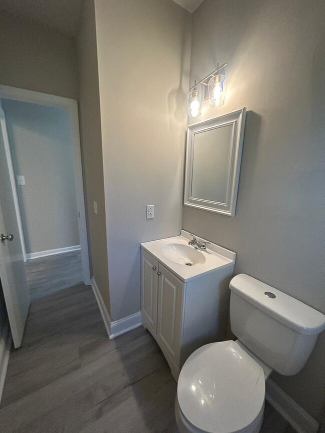 Building Photo - Fully Renovated Apartment Duplex Located in the Heart of Edgewood - 2227B