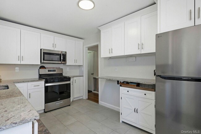 Building Photo - 135 Woolsey Ave