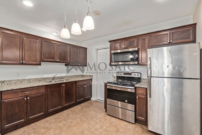 Primary Photo - 4624 S 19th Ave