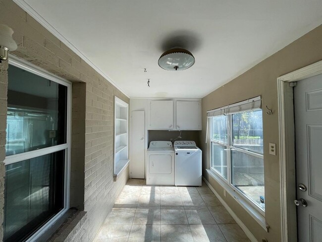 Building Photo - 206 Frawley St