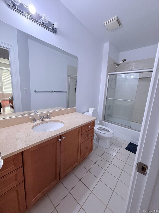 Building Photo - 3-14 Soundview Ln