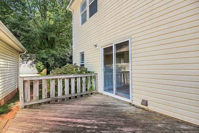 Building Photo - Charming 3BD/2.5BA Home in Crosswinds Community!