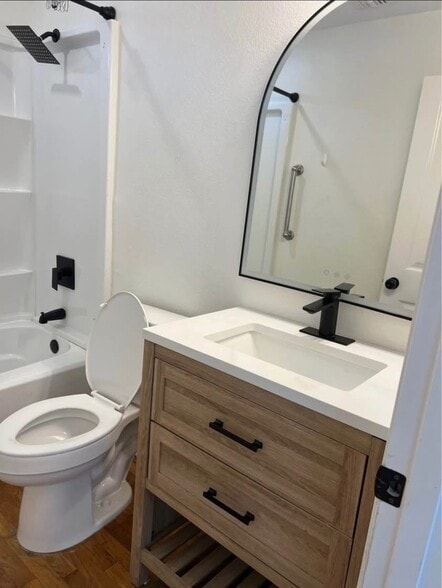 Building Photo - 9610 N 11th Ave