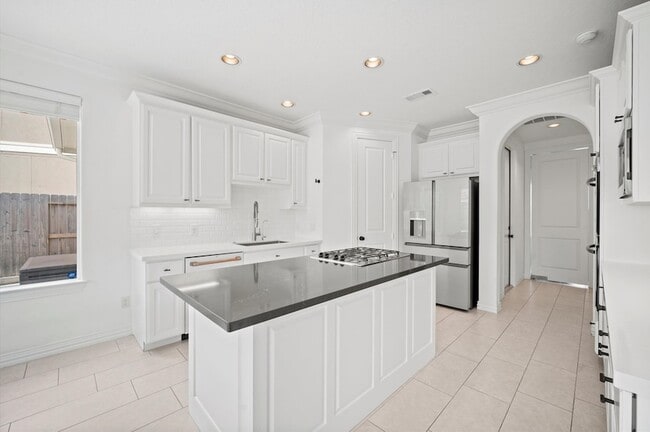 Building Photo - 2206 Summer Blossom Ln