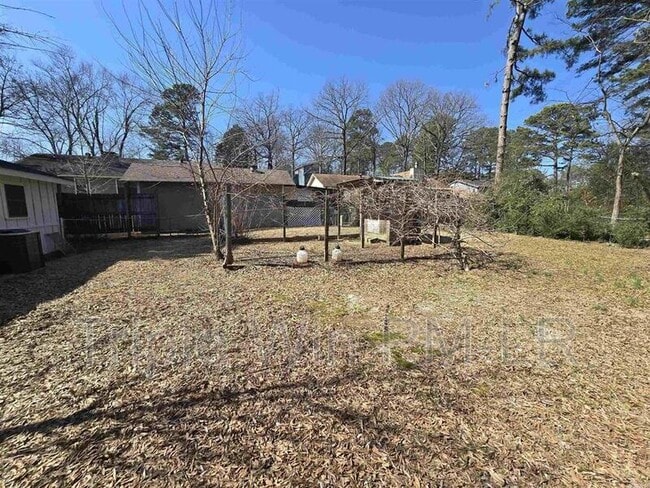 Building Photo - 501 Bristol Dr