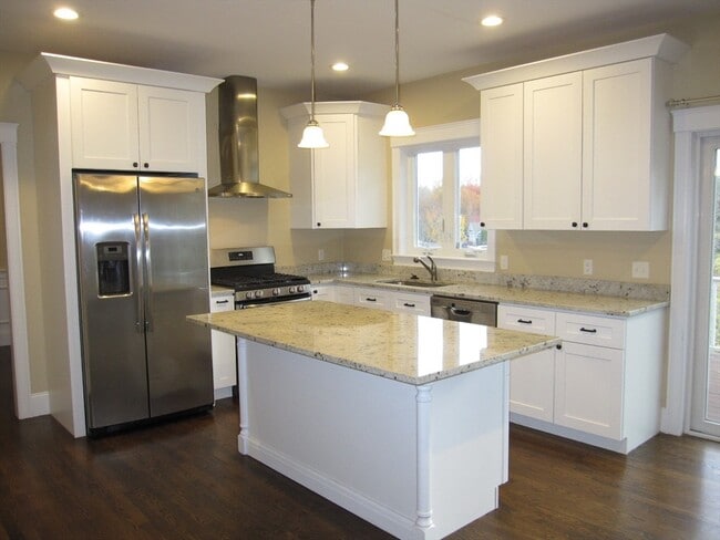 Building Photo - 15 Hialeah Ln