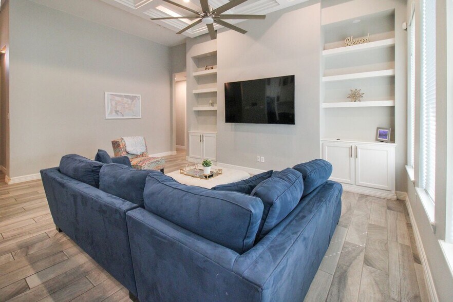 Building Photo - 4005 Water Lily Ave