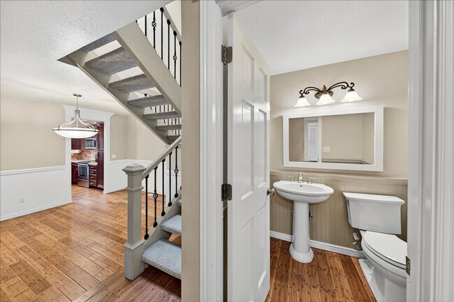 Building Photo - Gorgeous Updated Home in the Heart of Eagle Hills