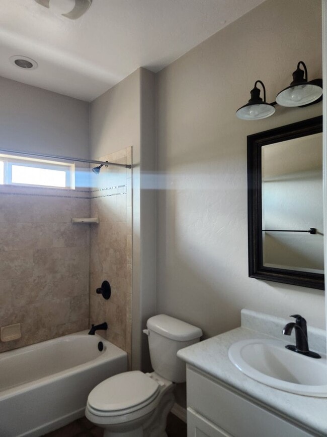 Building Photo - State of the Art Home with Amazing Views!