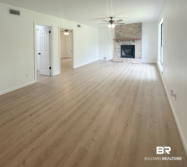 Building Photo - 10080 Bay Haven Dr