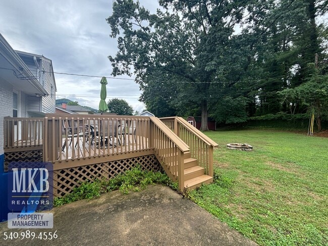 Building Photo - 3158 Galloway Dr