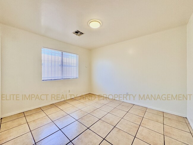 Building Photo - 3422 N Fontana Ave