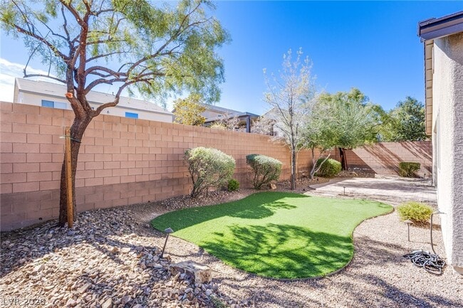 Building Photo - 10119 Amana Oaks Ave