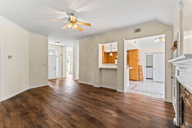 Building Photo - 3 Bedrooms 2 baths in McDonough on 1 acre waterfront backyard with private dock.