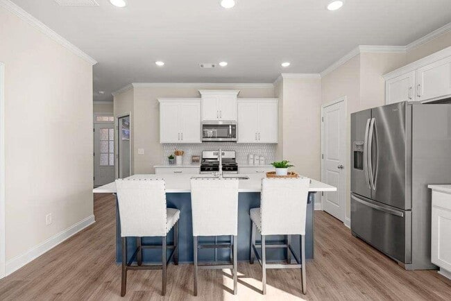 Building Photo - 4030 Cavalier Wy