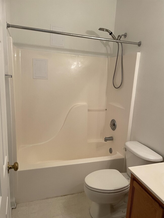 Building Photo - 115 Hartford Ct