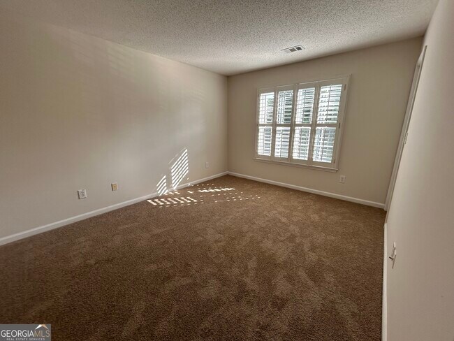 Building Photo - 4360 Ridgefair Dr